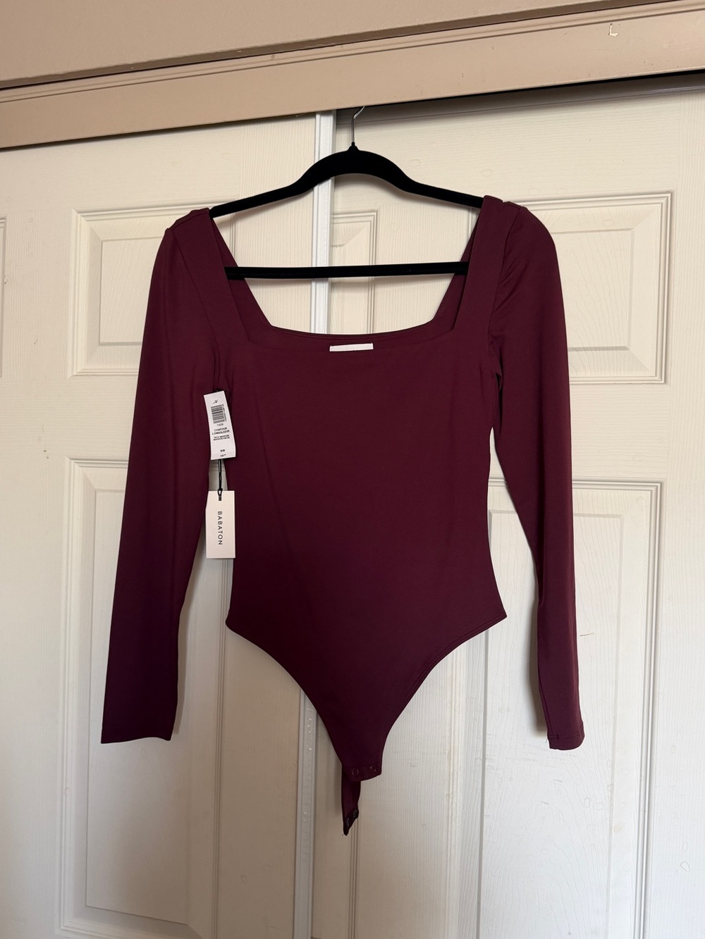 Aritzia Babaton Contour Squareneck Longsleeve Bodysuit